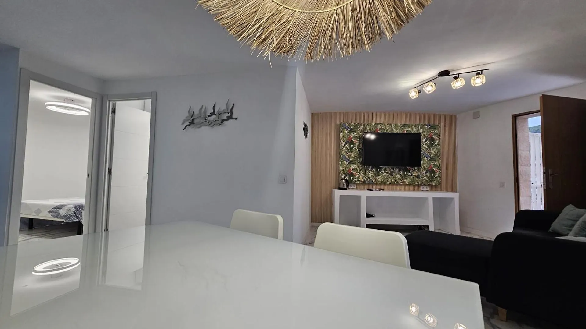 Mellow ECO Hostel Barcelona 2*,